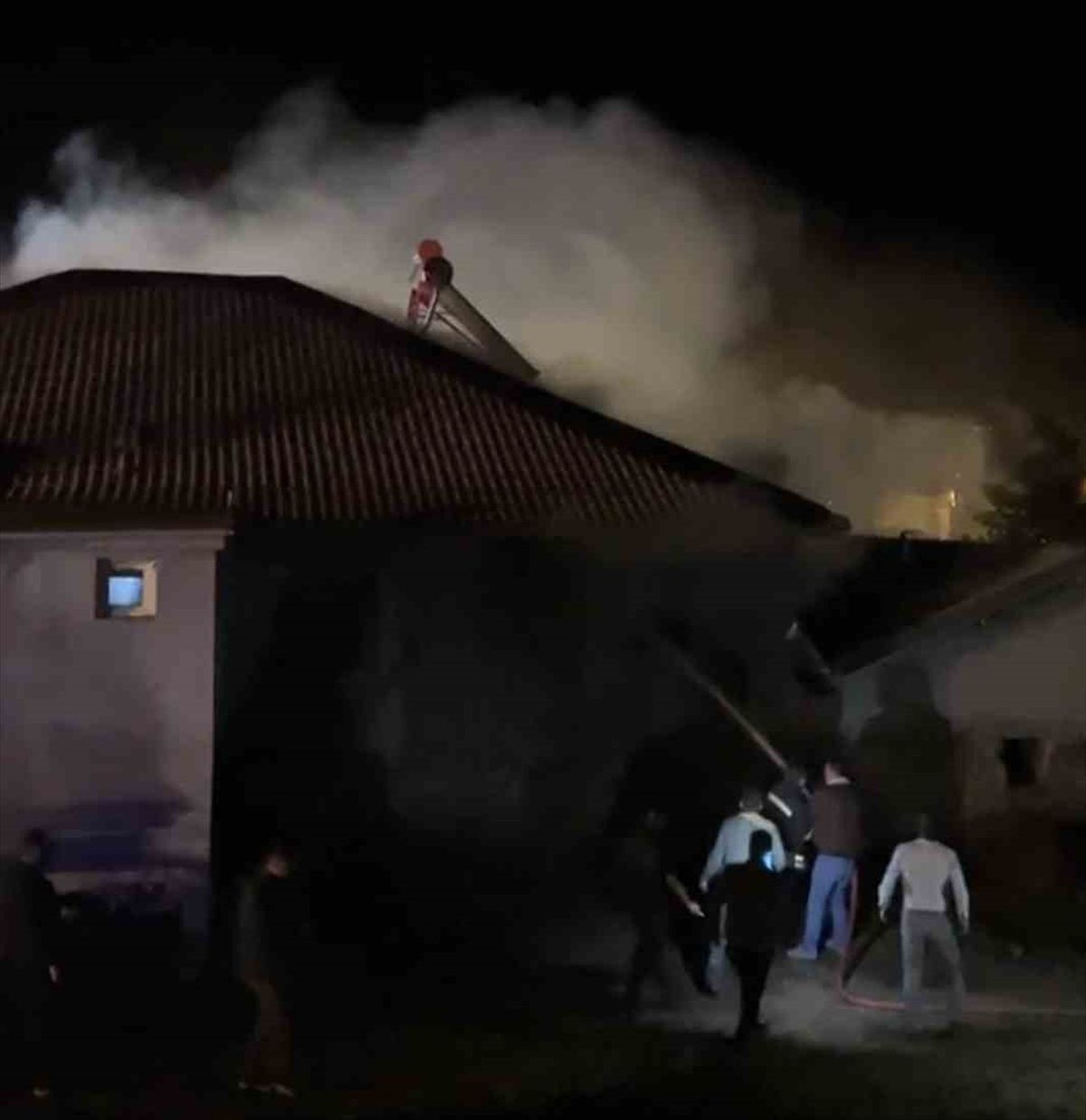 Seydişehir'de samanlıkta çıkan yangın söndürüldü