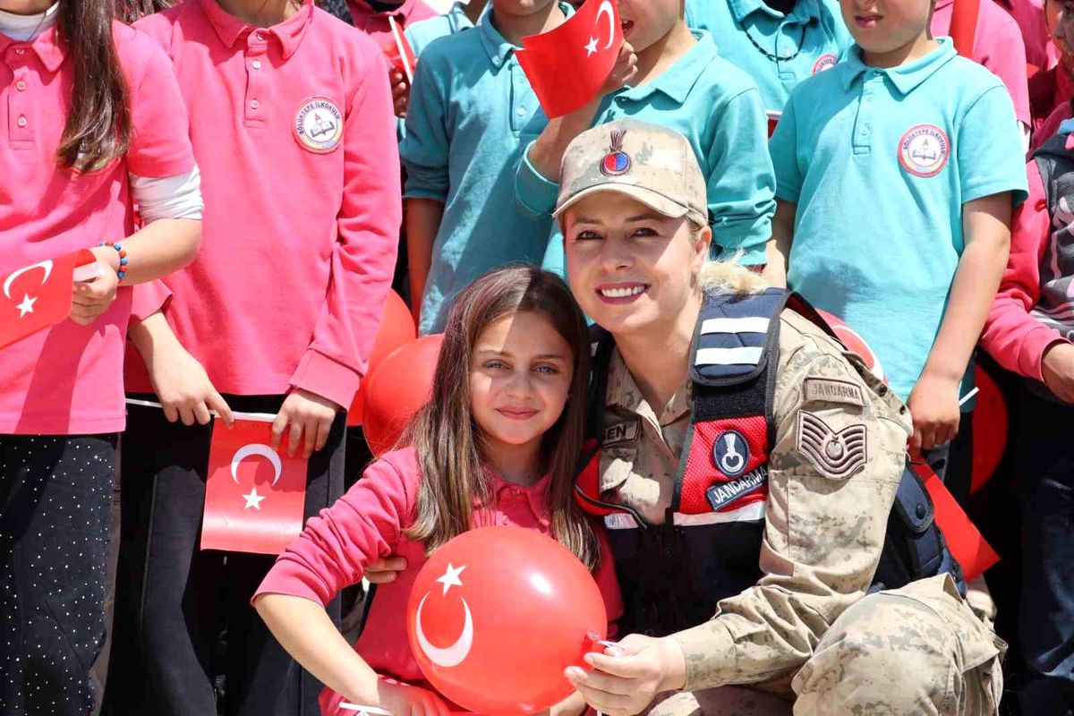 Siirt'te Milli Aile Haftası kapsamında çocuk ve ailelere yönelik eğitimler düzenlendi