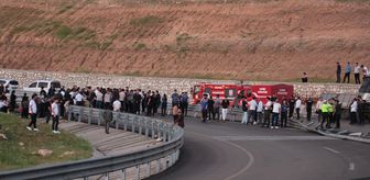 Şırnak'ta mahalle sakinleri trafik kazalarını protesto için yol kapatma eylemi yaptı