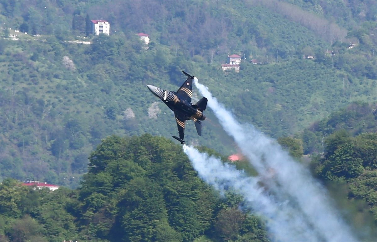 SOLOTÜRK Giresun'da prova uçuşu gerçekleştirdi