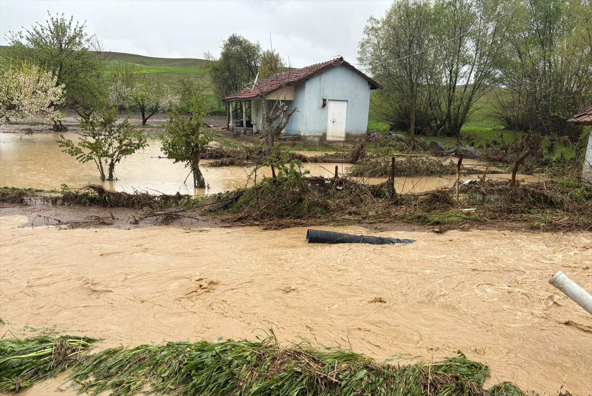 Sorgun'da sağanak etkili oldu