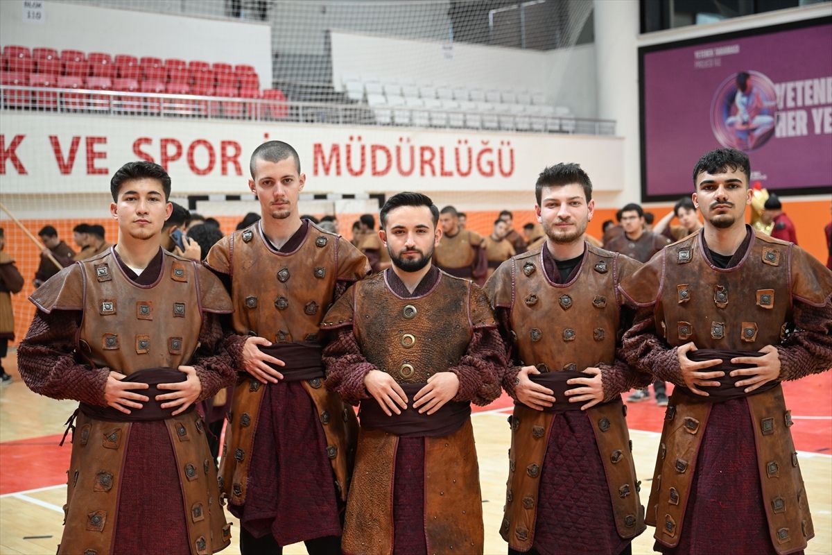 'Tarihi Fetih Yürüyüşü'ne katılacak temsili askerler son provalarını yaptı