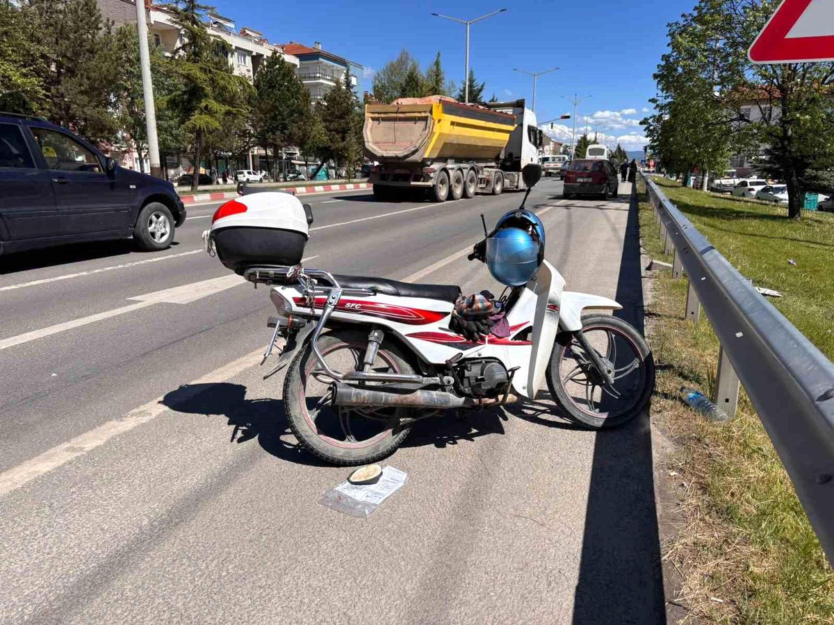 Tavşanlı'da otomobil motosiklete çarptı: 1 ağır yaralı