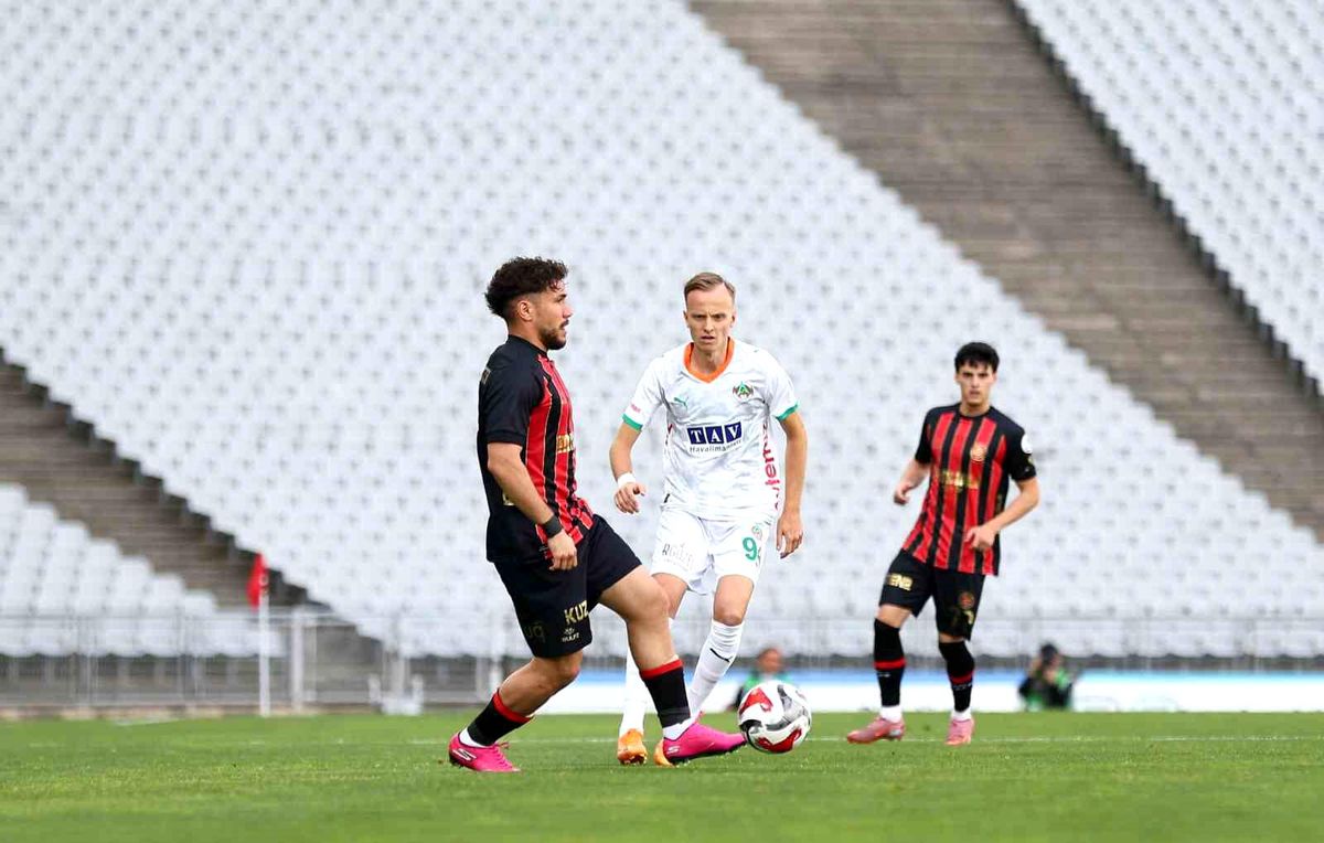 Karagümrük-Alanyaspor: İlk 15 dakika golsüz