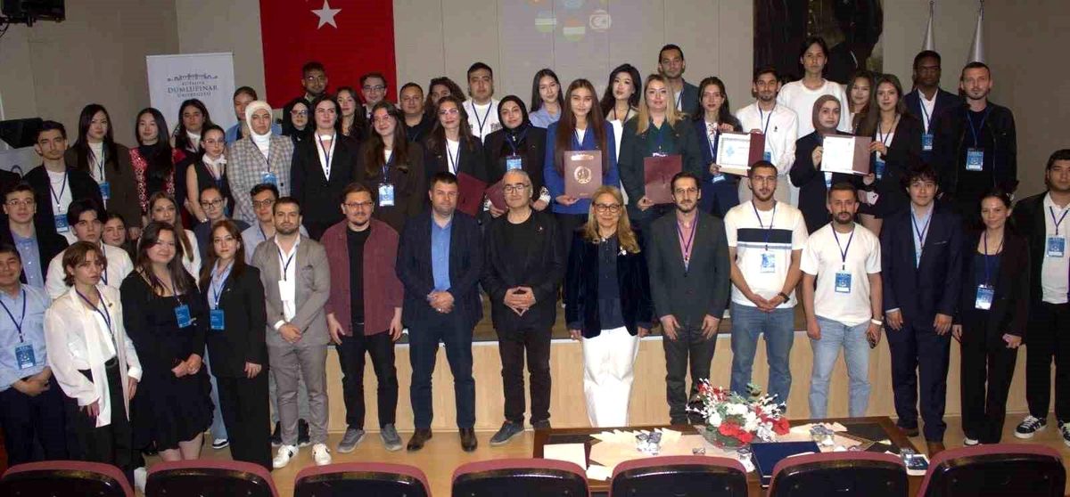 Türk dünyasının geleceği ve bölgesel güç dengesi Kütahya'da masaya yatırıldı