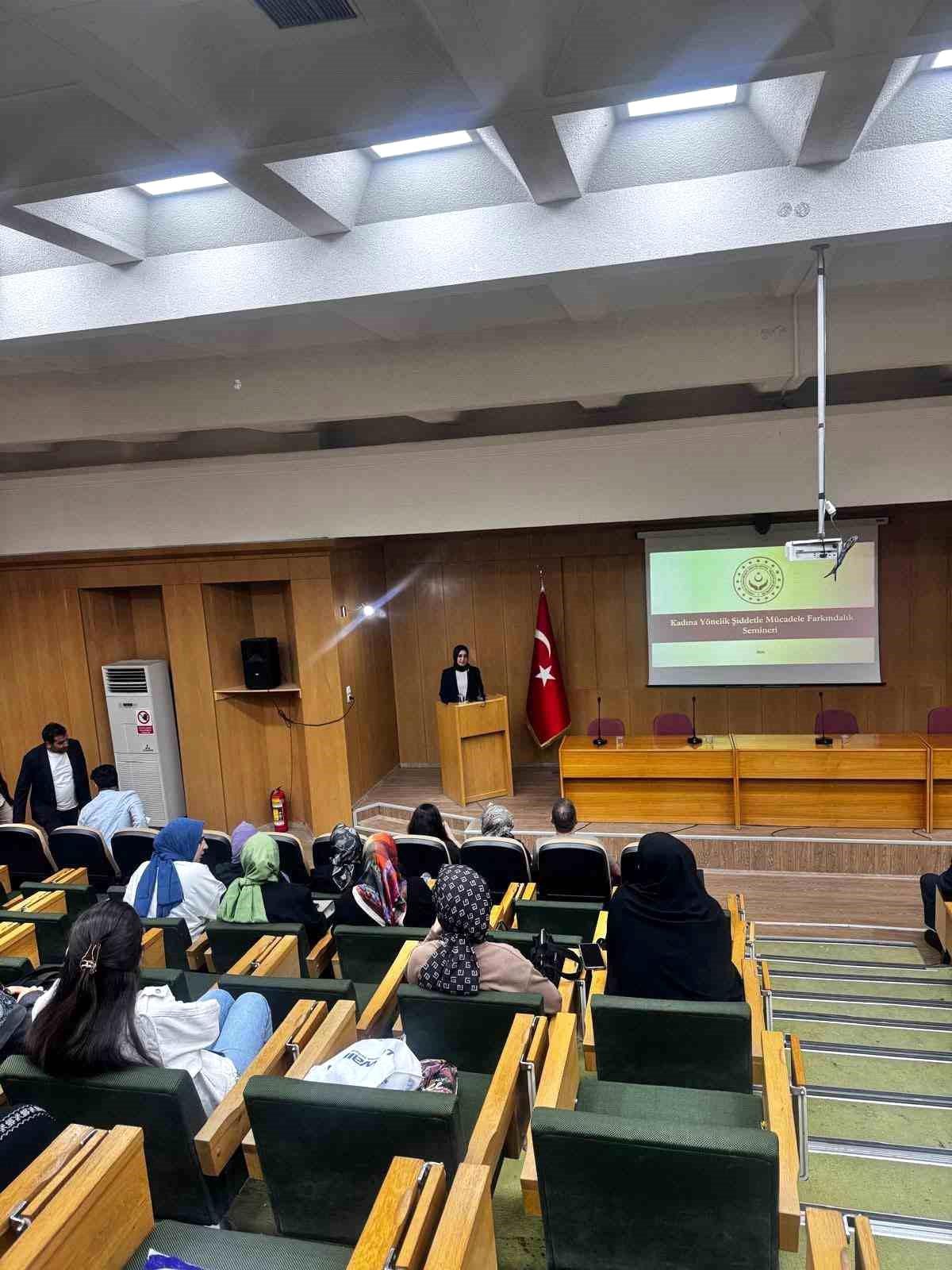 Üniversitesi öğrencilerine 'Kadına Yönelik Şiddetle Mücadele' eğitimi