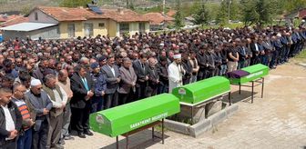 Yozgat'ta trafik kazasında ölen iki öğrenci ile servis şoförü son yolculuklarına uğurlandı