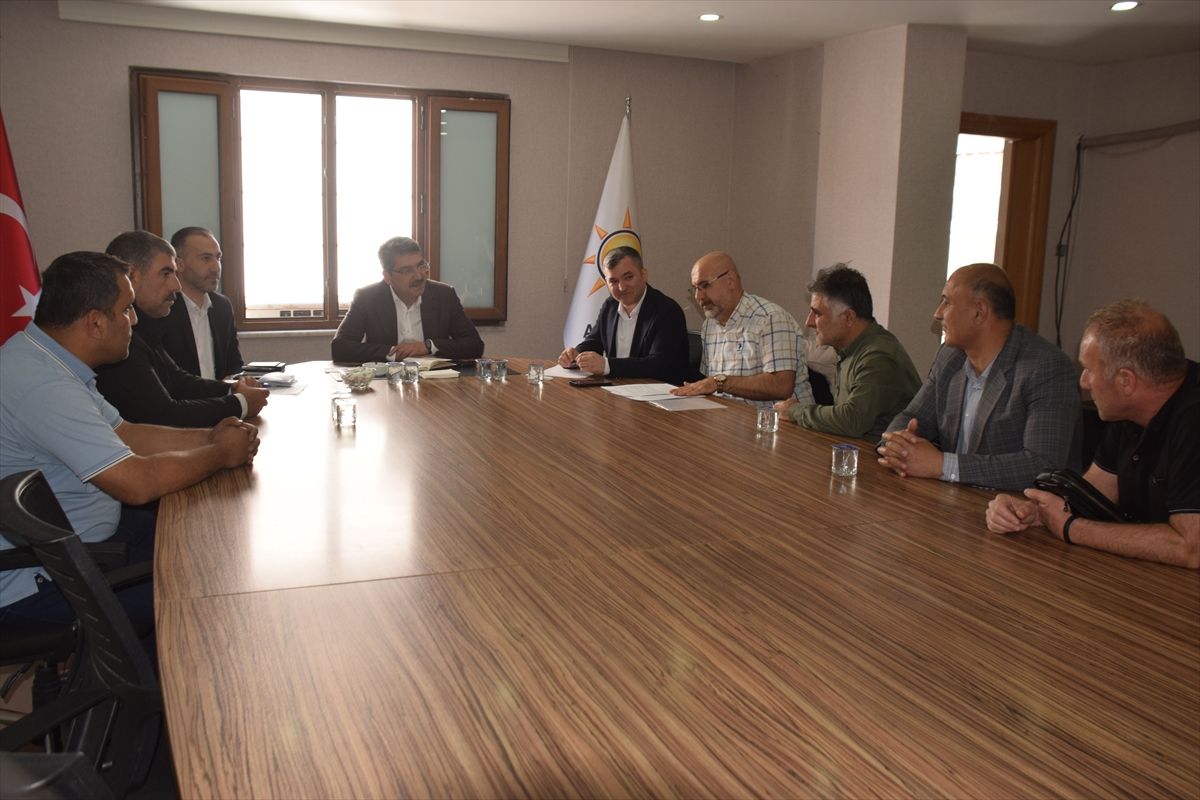 AK Parti Batman Milletvekili Ferhat Nasıroğlu, vatandaşlarla görüştü