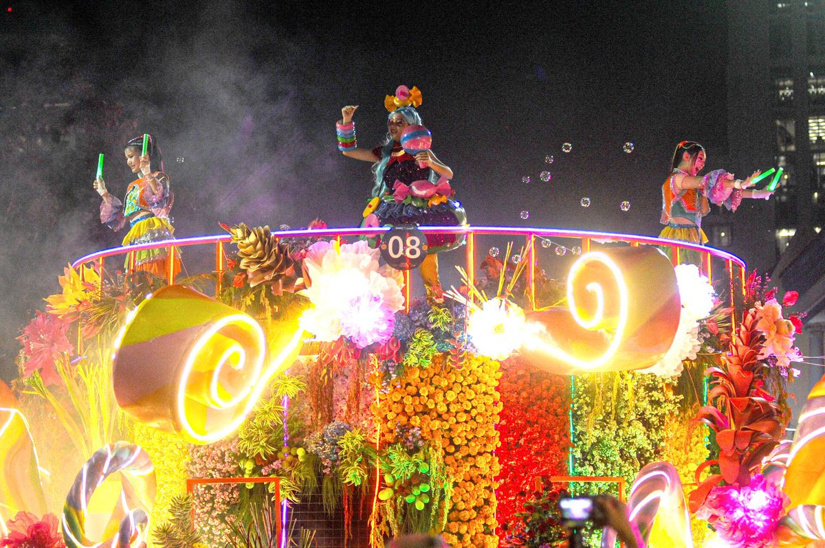 Albüm: Endonezya'da 2026 Surabaya Vaganza Festivali Renkli Görüntülere Sahne Oldu