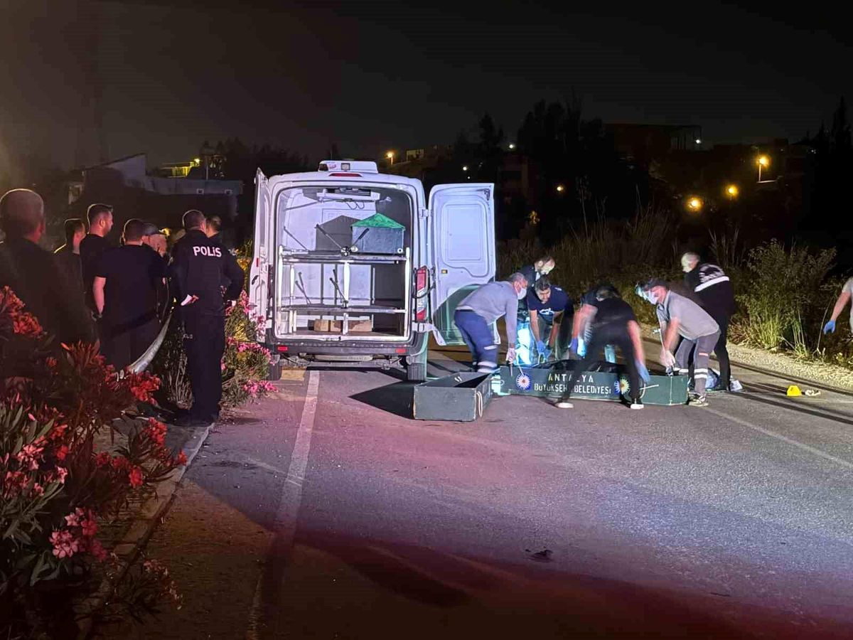 Antalya'da çıkan tartışma cinayetle bitti: 3 ölü