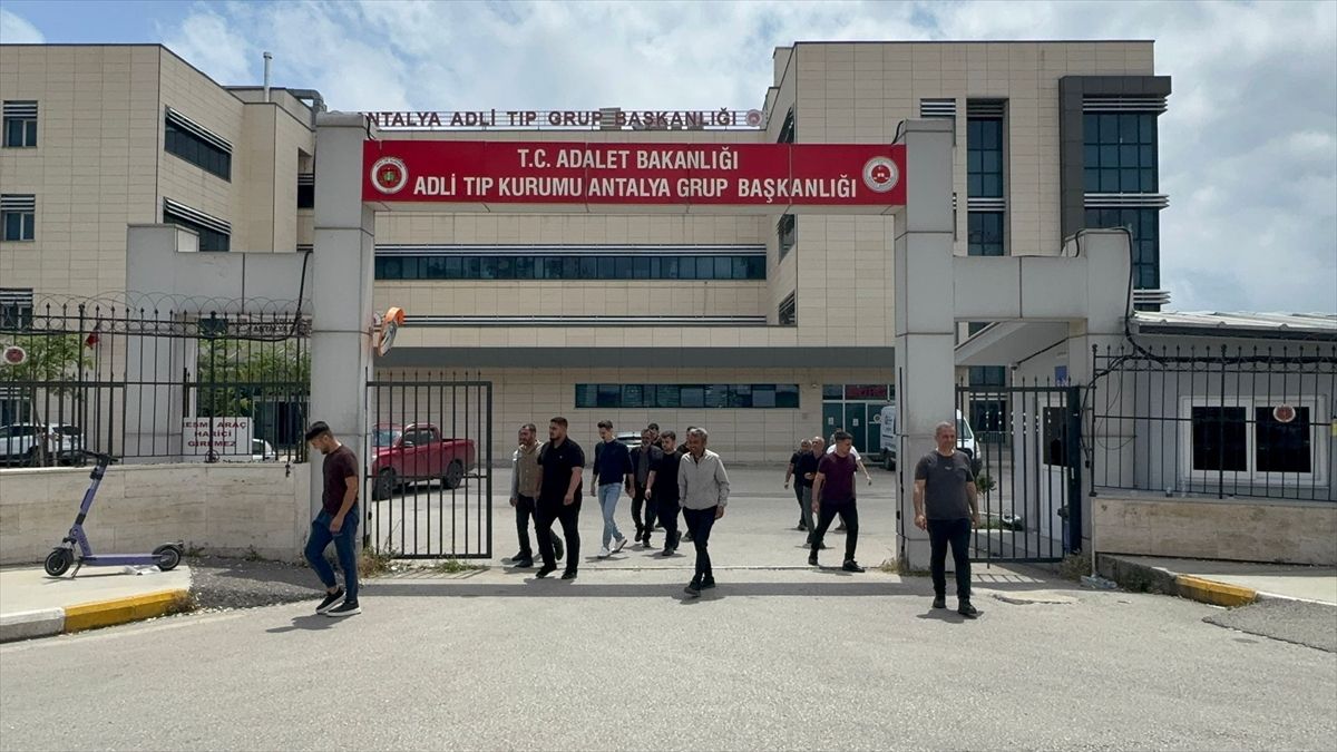 Antalya'da silahlı kavgada 3 kişi hayatını kaybetti