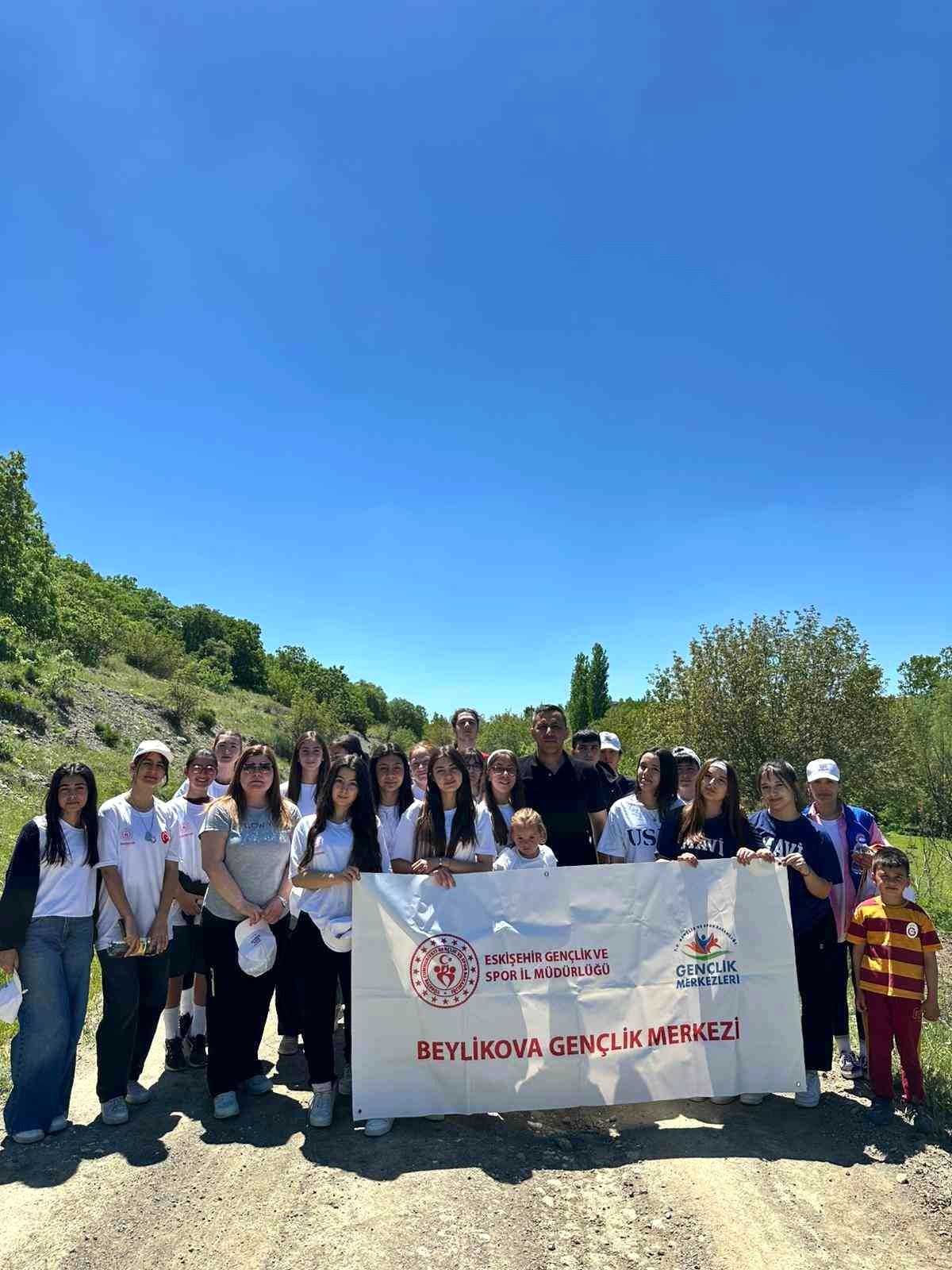 Beylikova'da gençlik doğa için yürüdü