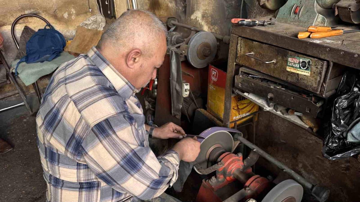 Bıçak ustasından acemi kasaplara 'kendinizi kesmeyin' uyarısı