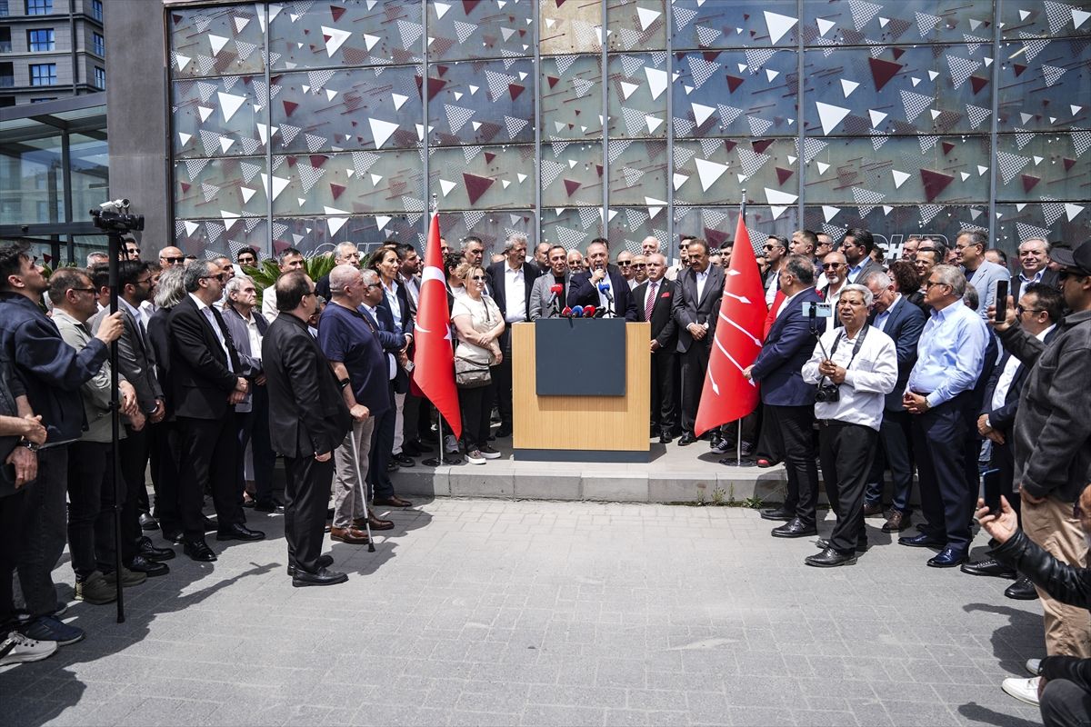 CHP İstanbul İl Başkanlığı'nda geleneksel bayramlaşma programı