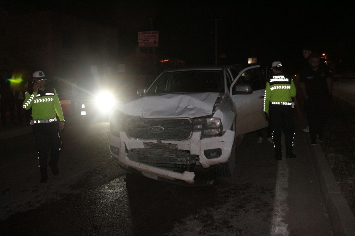 Cizre'de pikap ile otomobilin çarpıştığı kazada 2 kişi yaralandı