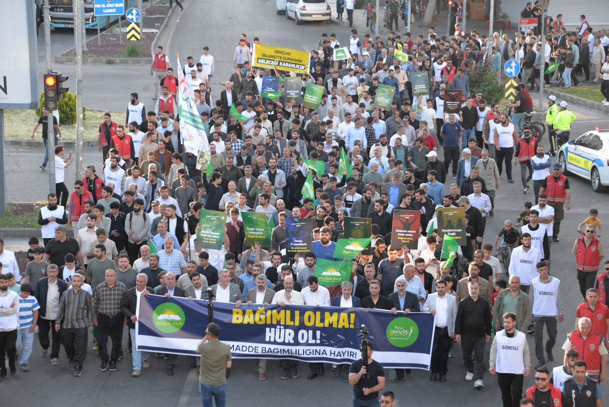 Diyarbakır'da 'madde bağımlılığına hayır' yürüyüşü düzenlendi