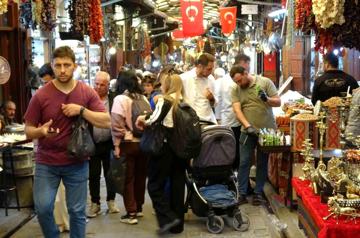 Gaziantep'te tarihi çarşılarda Kurban Bayramı hareketliliği başladı