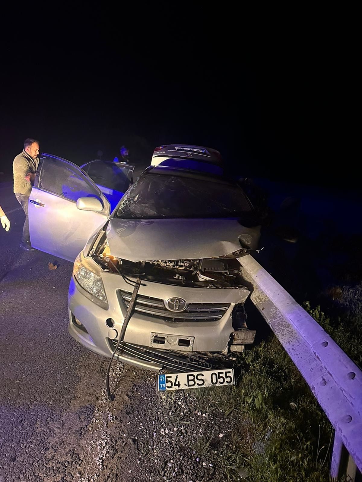 Hakkari'de otomobilin bariyere çarpması sonucu 1 kişi öldü, 3 kişi yaralandı