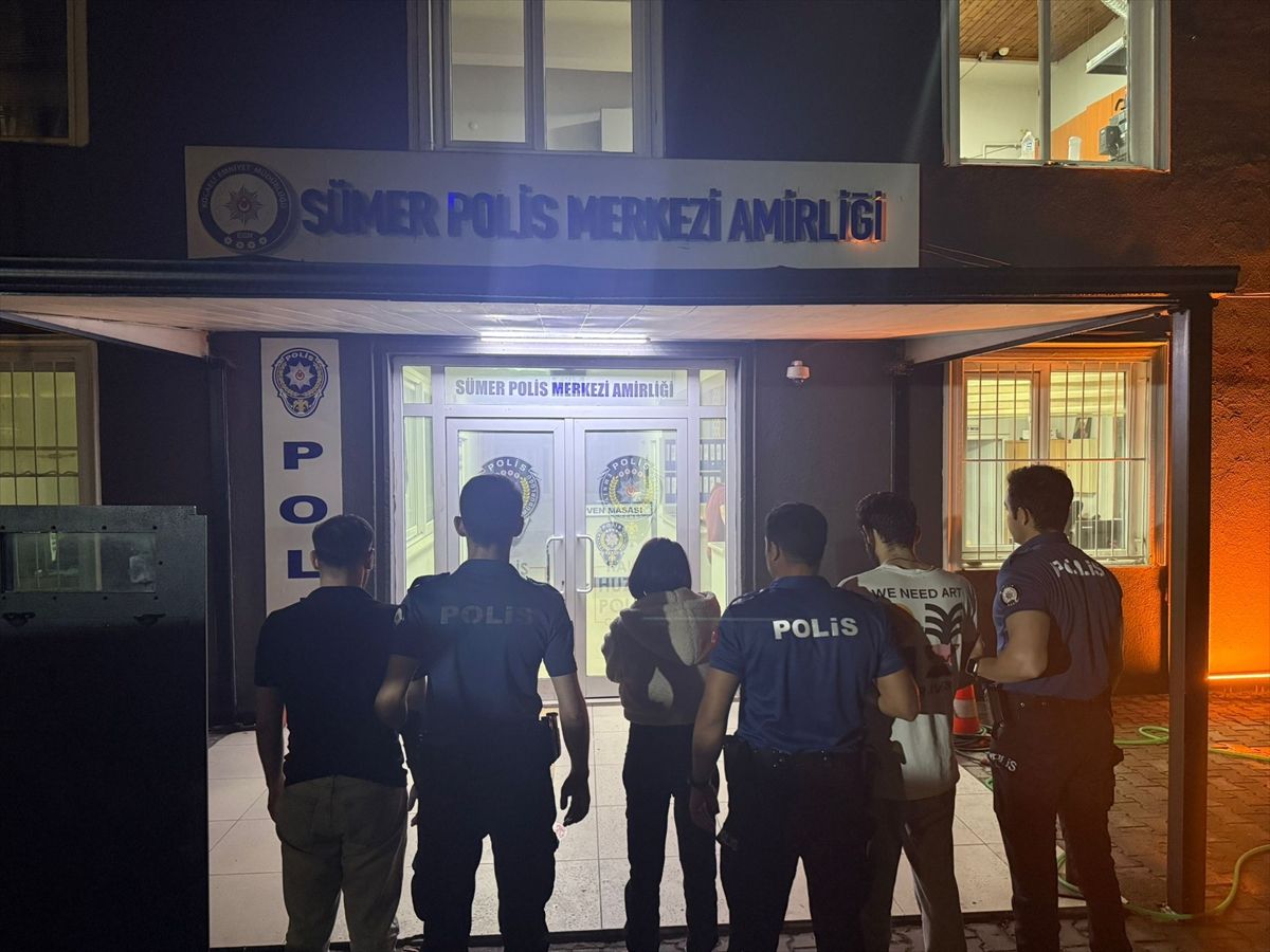 Kocaeli'de uyuşturucu operasyonunda 3 zanlı yakalandı