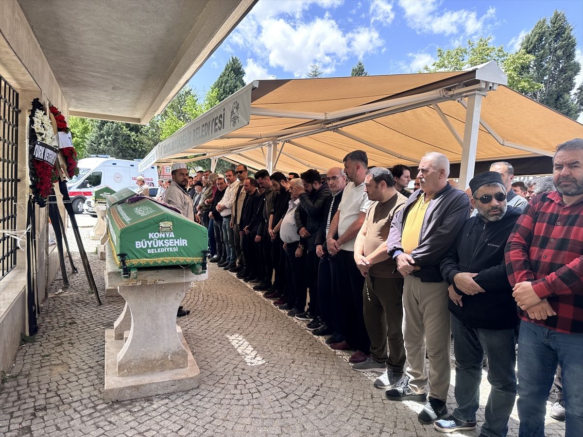 Konya'da oğulları tarafından öldürülen anne ve baba defnedildi