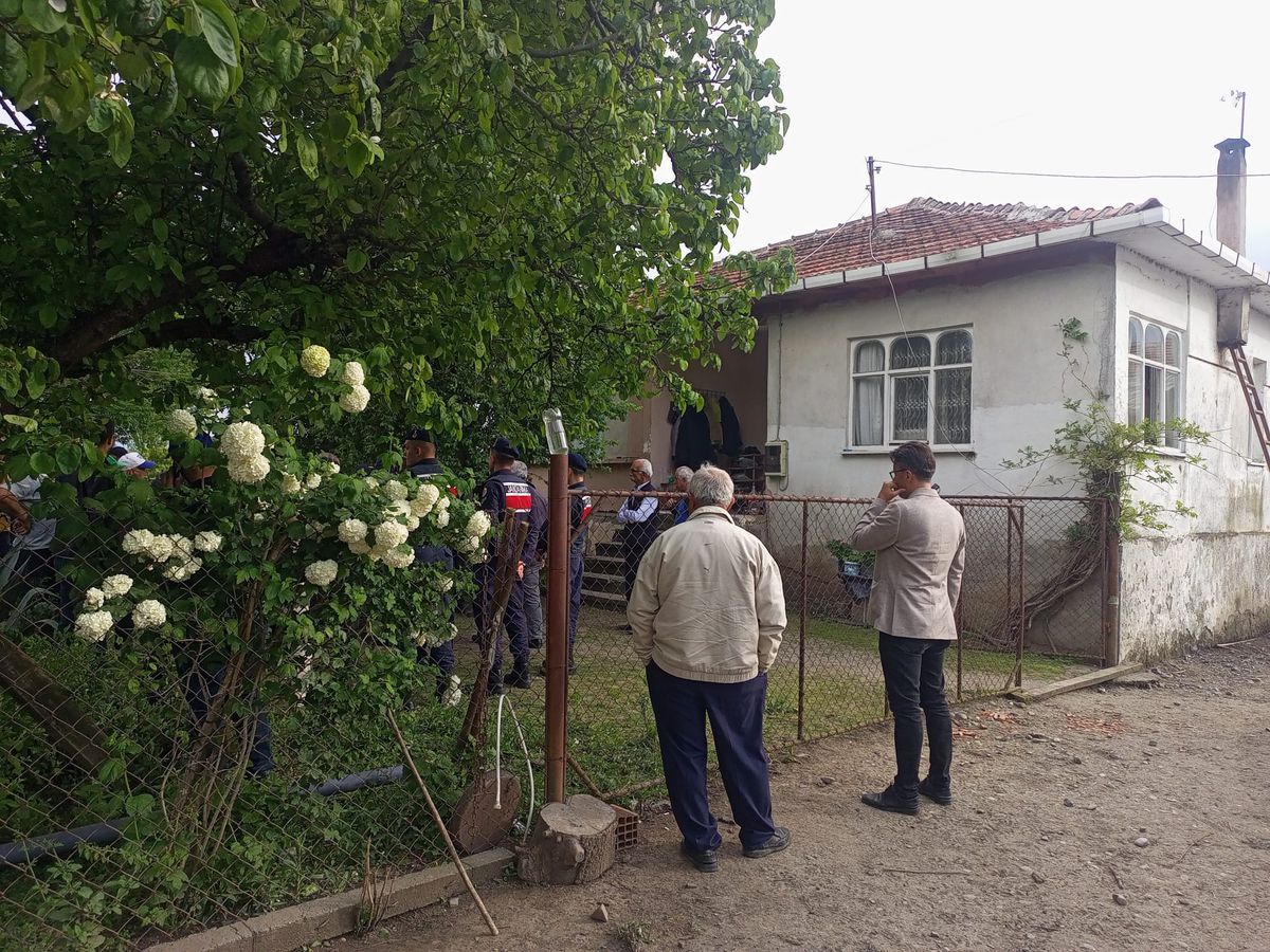 Çorlu'da Şehit Olan Polis Memuru Erkan Tütüncüler'in Ailesine Acı Haber Ulaştı