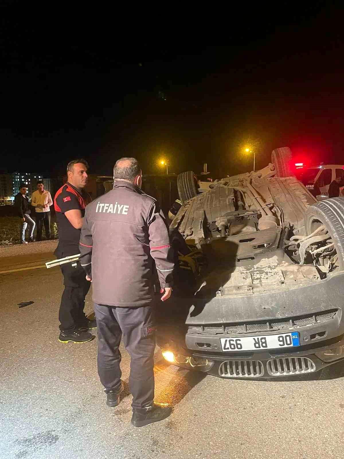 Siirt'te ambulans ile otomobil çarpıştı: 4 yaralı