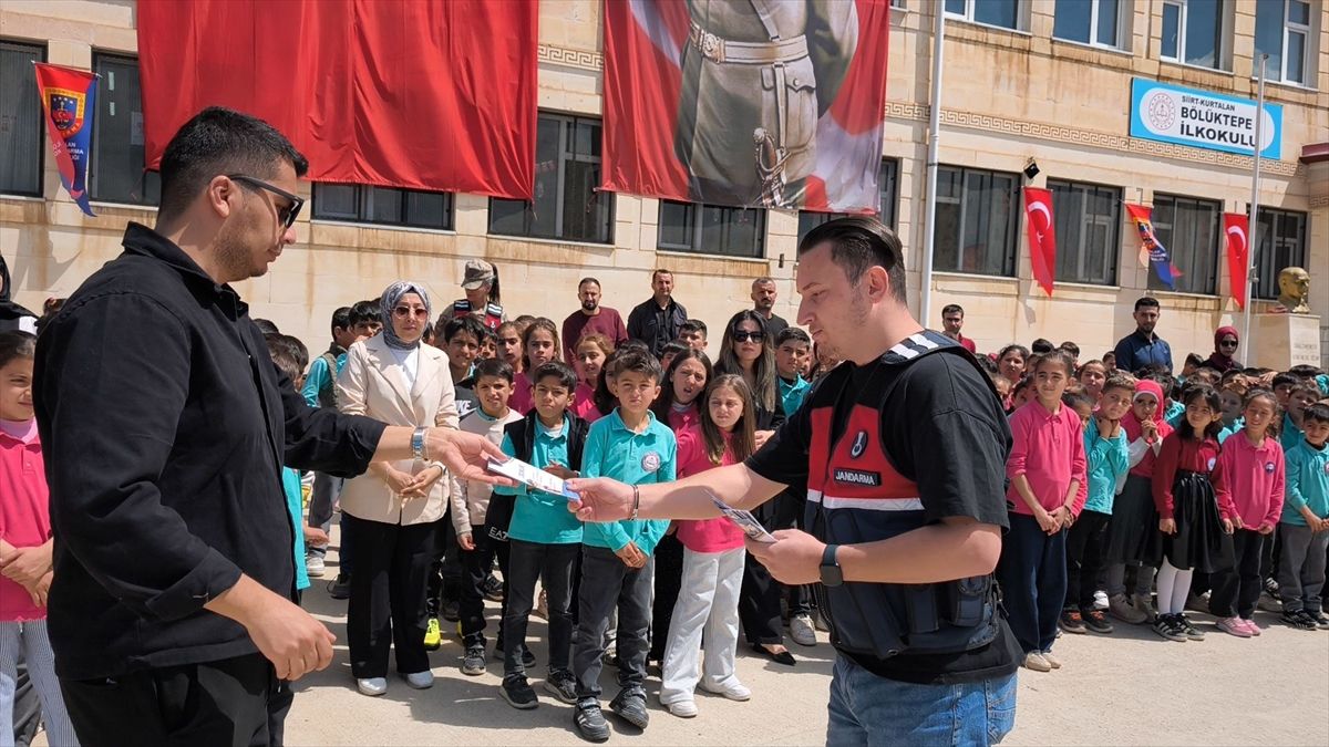 Siirt'te öğrenci ve velilere 'siber farkındalık' eğitimi