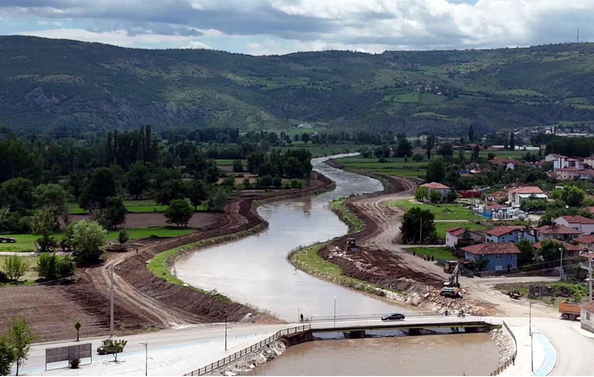 Tokat'ta sağanak sonrası su altında kalan tarım arazileri dronla görüntülendi