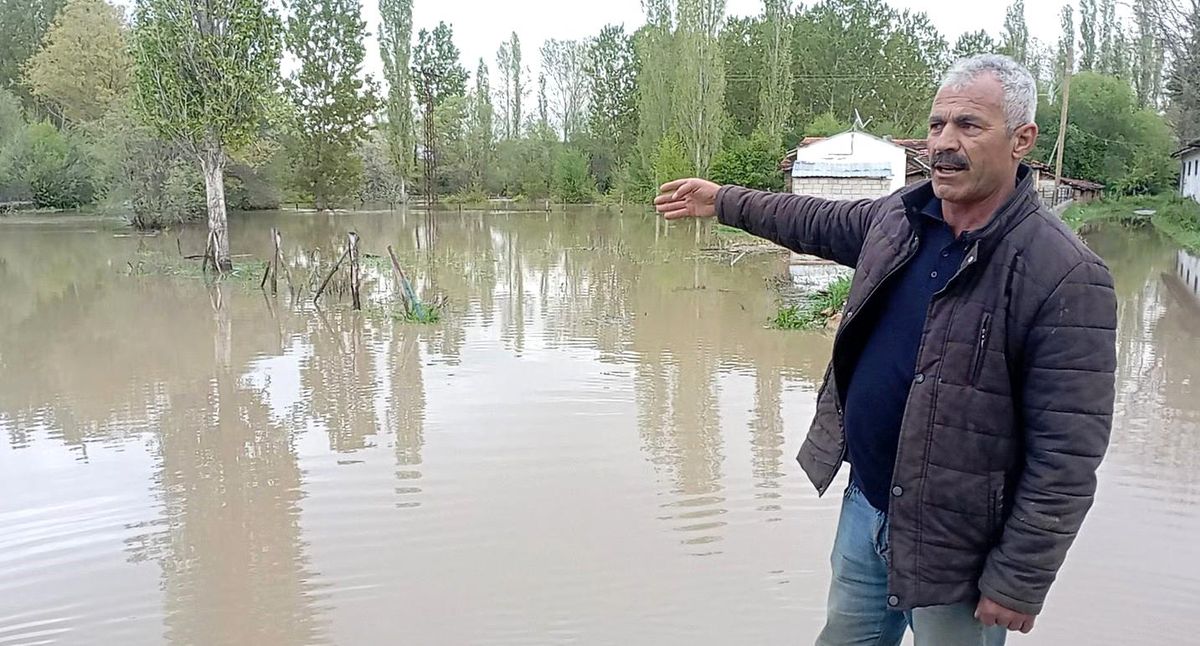 Tokat'ta taşkın sonrası çiftçiler tarlalarına giremedi