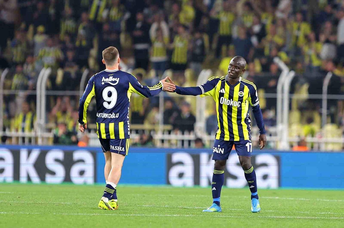 Trendyol Süper Lig: Fenerbahçe: 3 Eyüpspor: 3 (Maç sonucu)