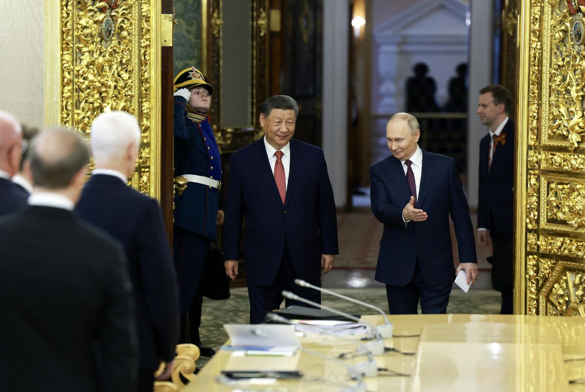 Xi ve Putin, 10. Çin-Rusya Fuarı'na Kutlama Mesajı Gönderdi