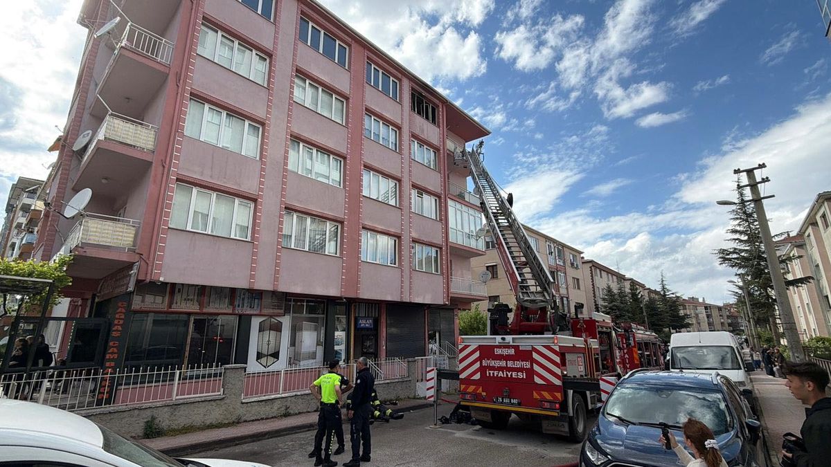 Yangında mahsur kalan kadın ağır yaralandı