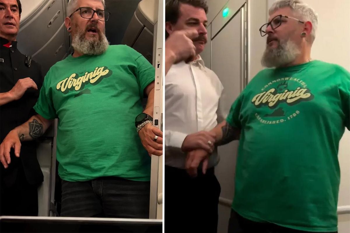 Yolcu kabin görevlisini ısırınca uçak rota değiştirdi