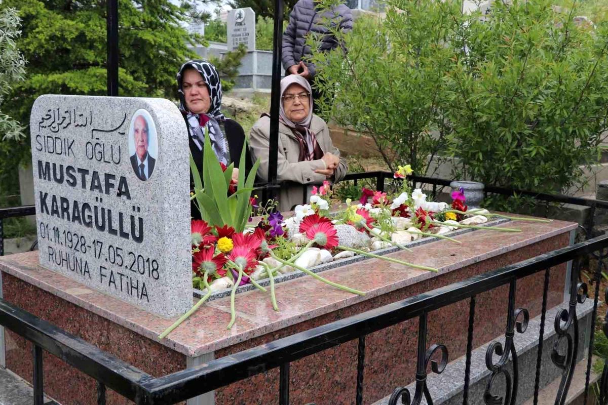 'Ahi Baba' Karagüllü vefatının 8. yılında anıldı