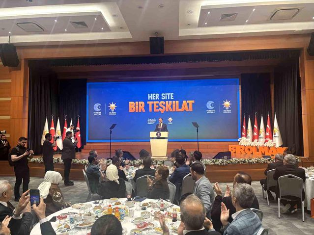 AK Parti, İstanbul'da yeni nesil teşkilat modeli 'Her Site Bir Teşkilat'nı tanıttı