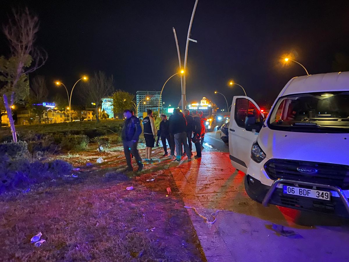 Ankara'da aydınlatma direğine çarpan motosiklet sürücüsü öldü