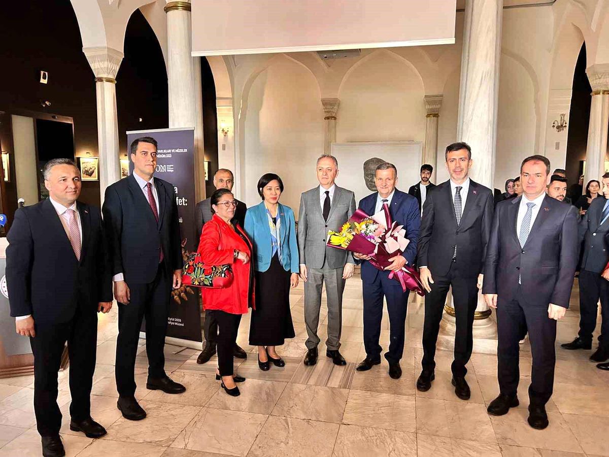 Ankara'da "Elde Vefa Gözde Zarafet: Takı Sanatının 12 Bin Yıllık Öyküsü" sergisi açıldı