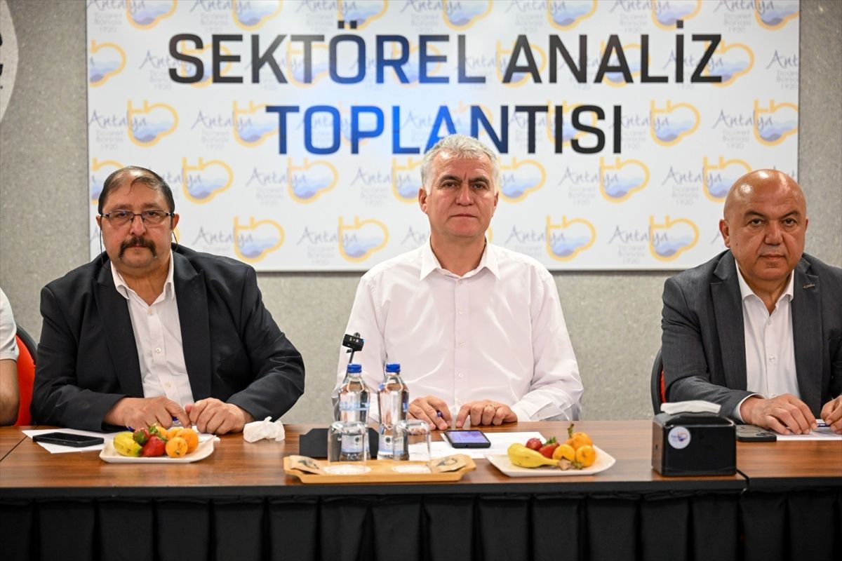 Antalya'da bayram öncesi hayvancılık ve kırmızı et sektörü değerlendirildi