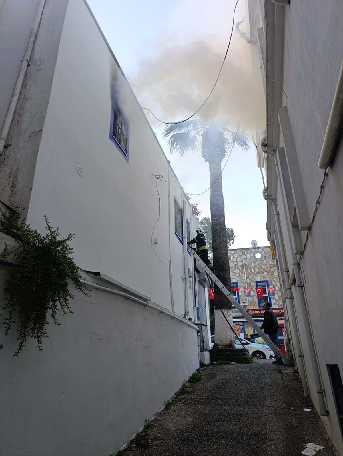 Bodrum'da iş yerinde çıkan yangın söndürüldü