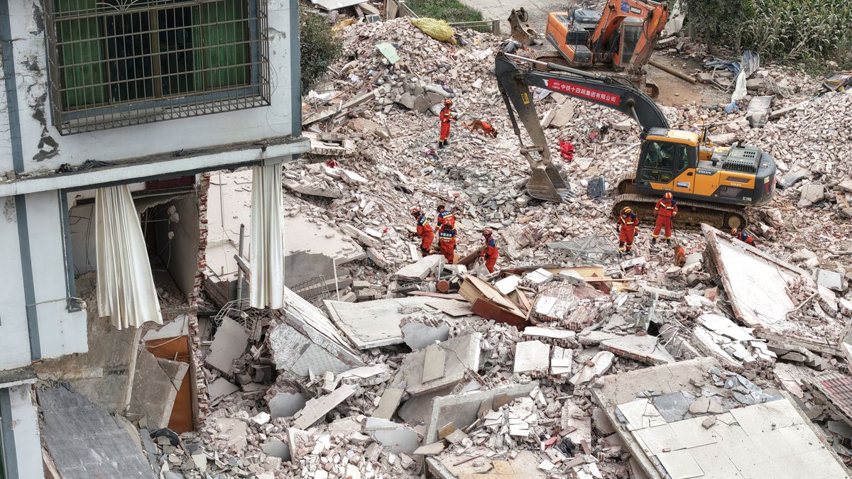 Çin'de 5.2 büyüklüğündeki depremde 2 kişi hayatını kaybetti