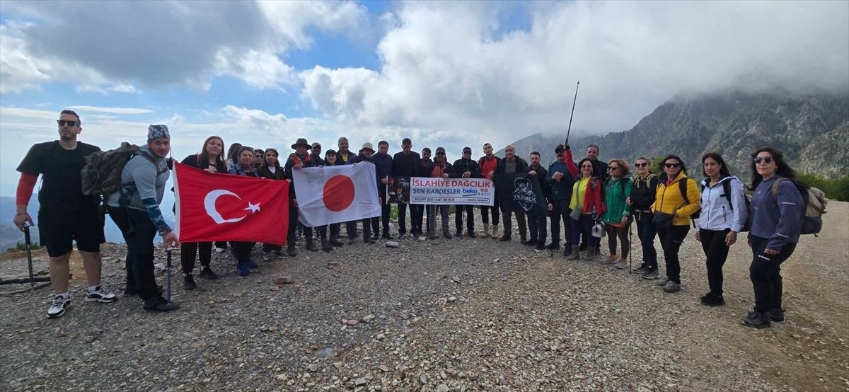 Dağcılar Huzurlu ve Karagöz Yaylaları'nda doğa yürüyüşünde buluştu