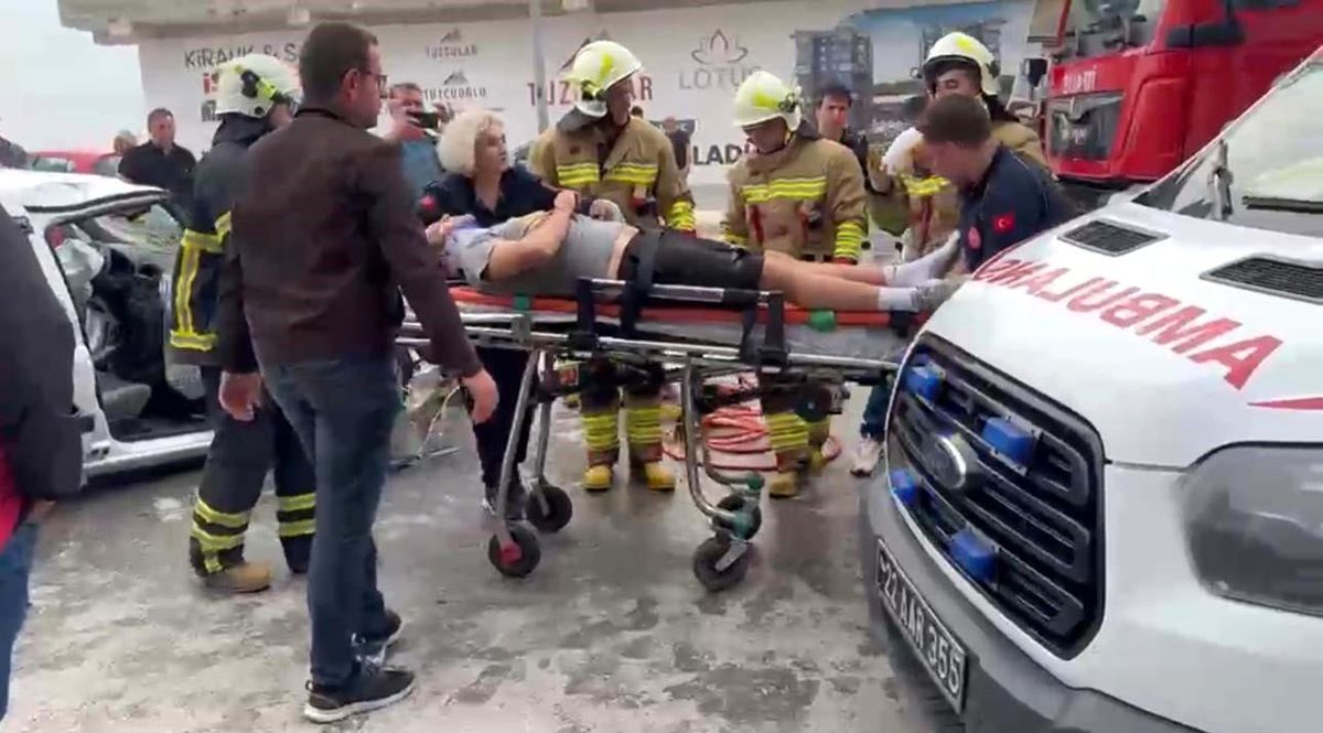 Edirne'de iki otomobil çarpıştı: 1 yaralı