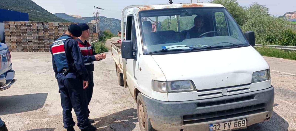 Eğirdir'de bayram öncesi hayvan sevklerine sıkı denetim