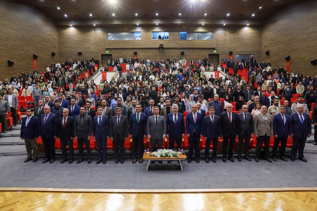 Erzincan'da 'Teknoloji Konuşmaları' konferansı düzenlendi
