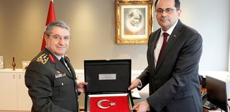 Genelkurmay Başkanı Orgeneral Bayraktaroğlu, Brüksel'de bazı ziyaretlerde bulundu