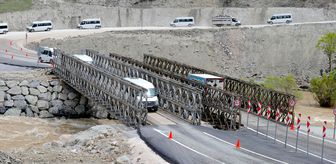 Hakkari-Van kara yolundaki alternatif güzergahta inşa edilen ikinci panel köprü de açıldı