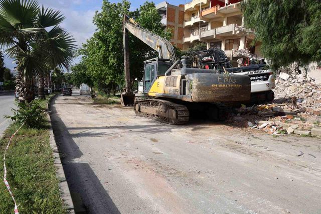 is makinesine ok gibi saplanan otomobilin gen 2 19856569 o