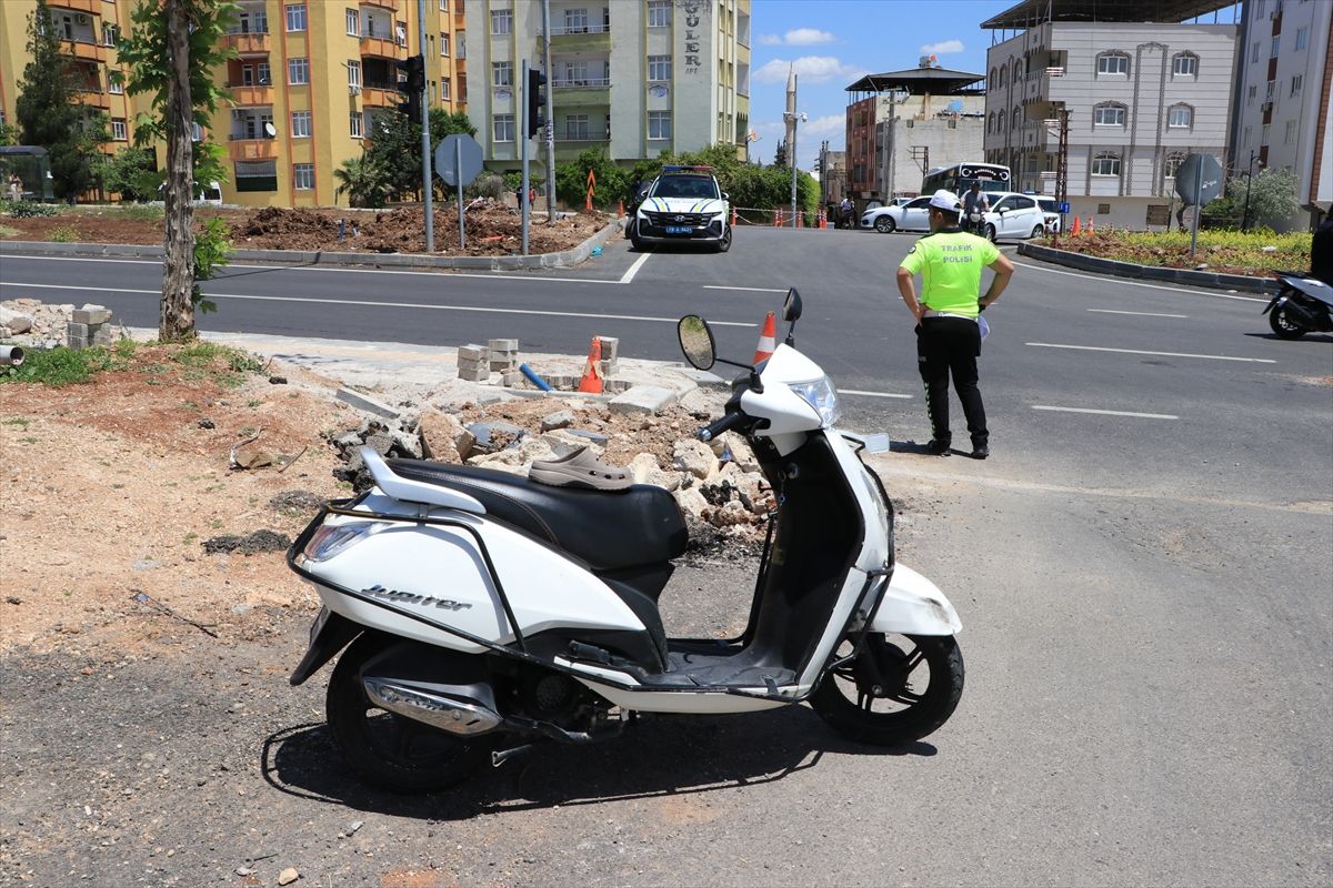 Kilis'te tırla çarpışan motosikletteki 2 kişi ağır yaralandı