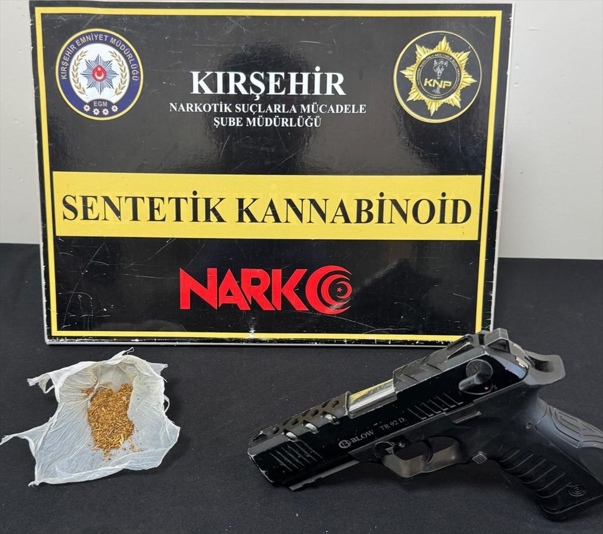 Kırşehir'de uyuşturucu operasyonunda yakalanan 2 zanlı tutuklandı