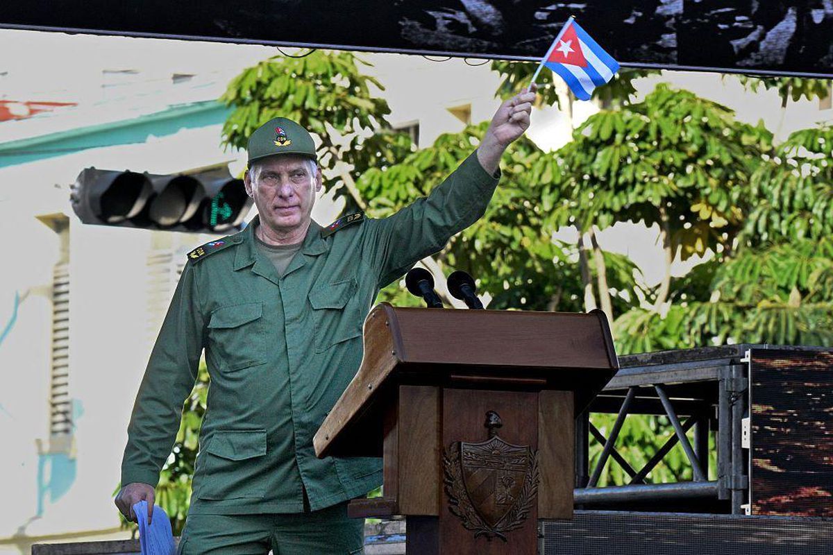 CIA direktörü Havana'da: ABD'den 100 milyon dolar yardım teklifi